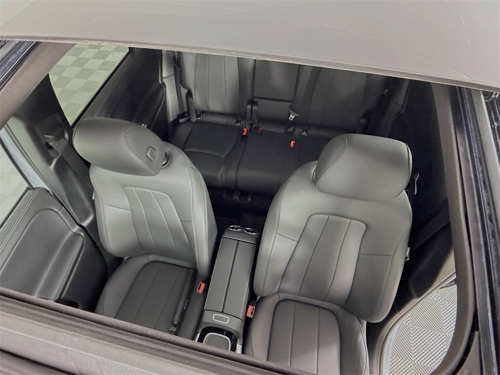 Used 2025 Mercedes-Benz GLB 250 4MATIC image 23