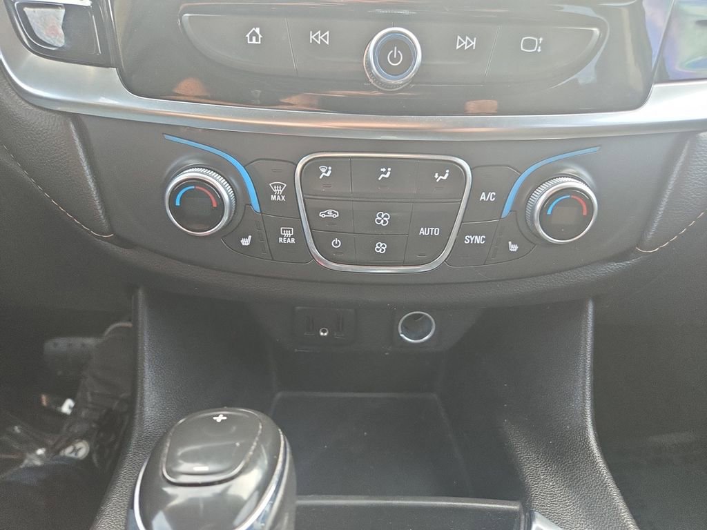 Used 2019 Chevrolet Traverse LT image 20