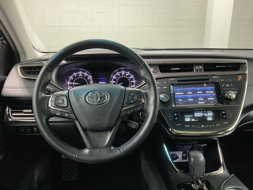 Used 2018 Toyota Avalon Touring image 8