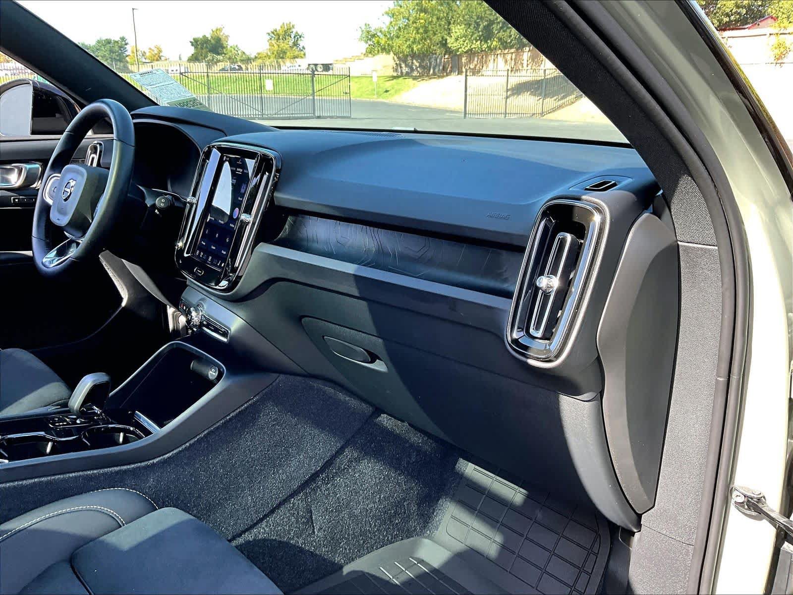Used 2024 Volvo XC40 Recharge Ultimate w/ Protection Package Premier AWD/4WD image 20