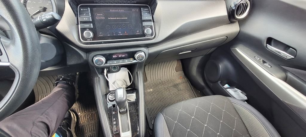 Used 2018 Nissan Kicks SV w/ Interior Electronics Package FWD image 13