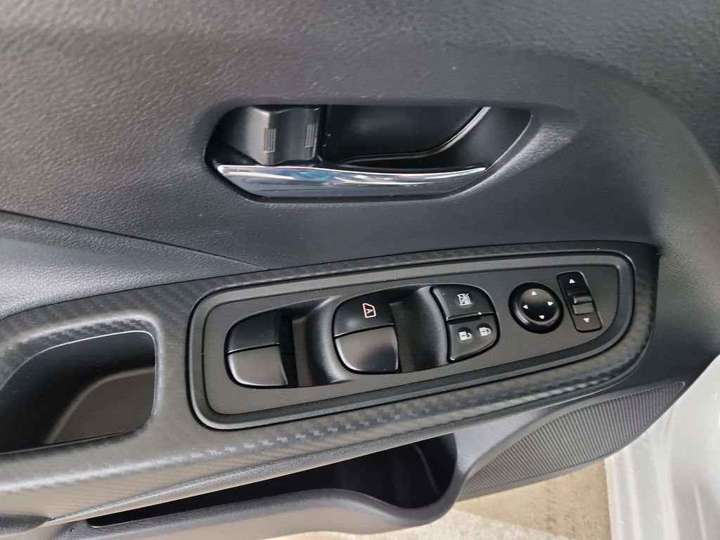 Used 2025 Nissan Versa SV FWD image 29