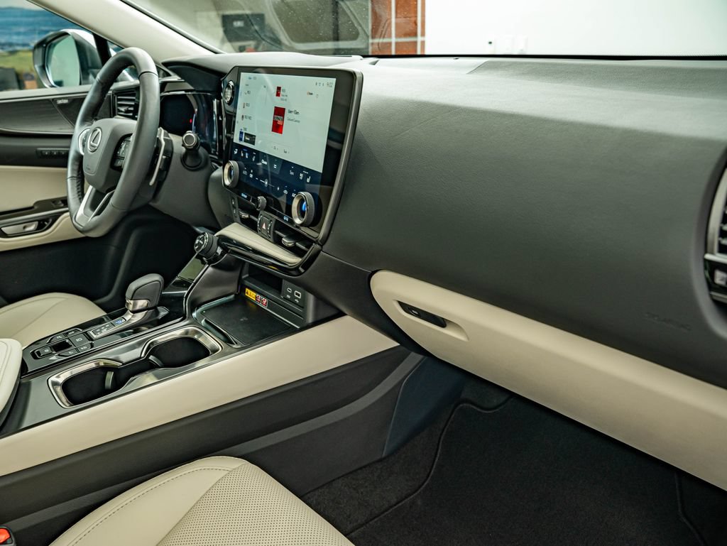 Certified 2026 Lexus NX 350 AWD w/ Accessory Package (2T) image 36