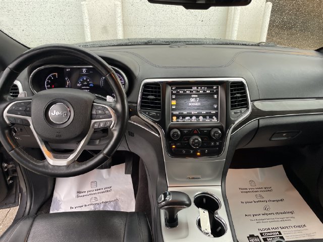 Used 2015 Jeep Grand Cherokee Overland w/ Advanced Technology Group AWD/4WD image 22