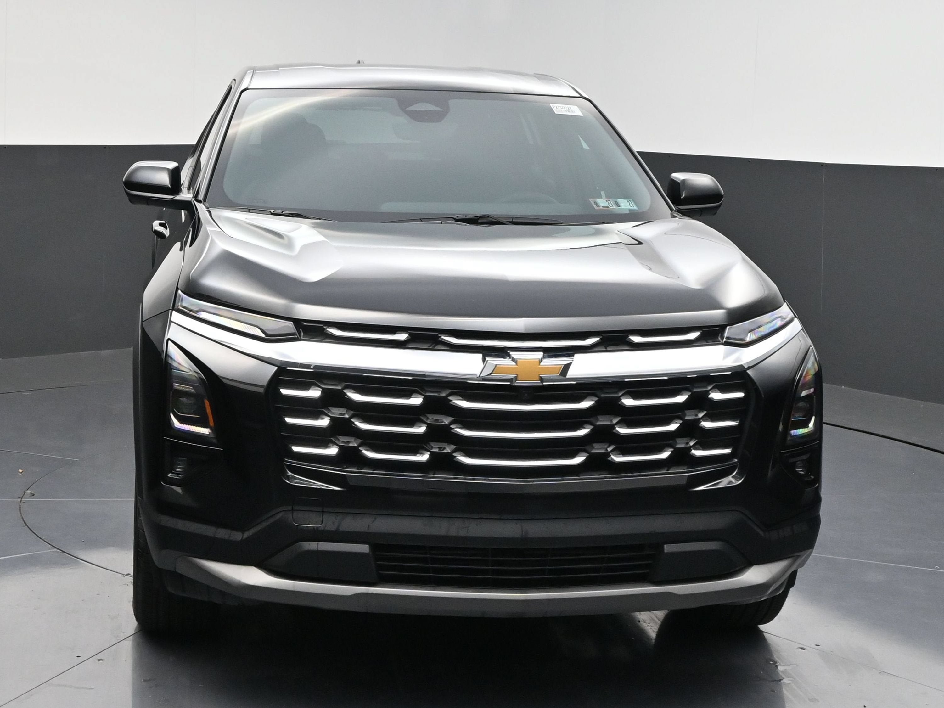 New 2027 Chevrolet Equinox LT w/ Convenience Package II FWD image 3