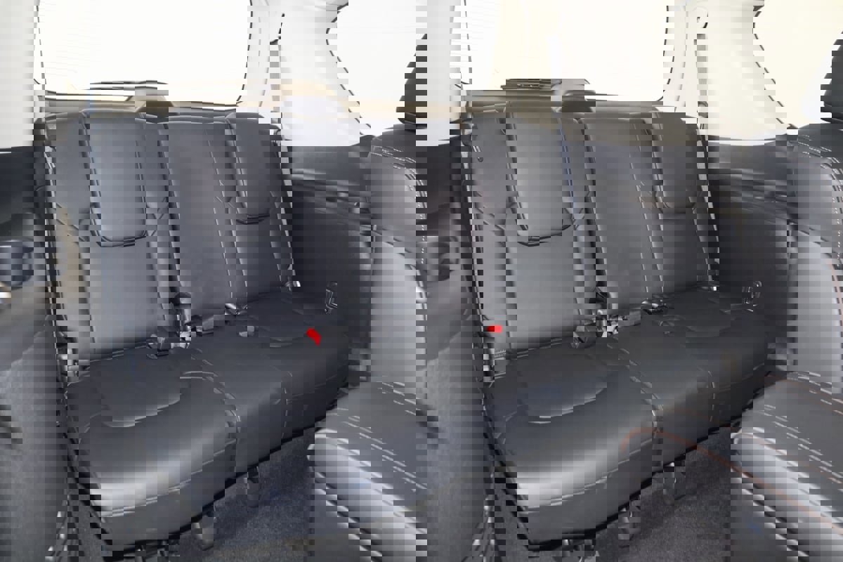 Used 2024 Nissan Armada Platinum w/ Captain's Chairs Package image 15