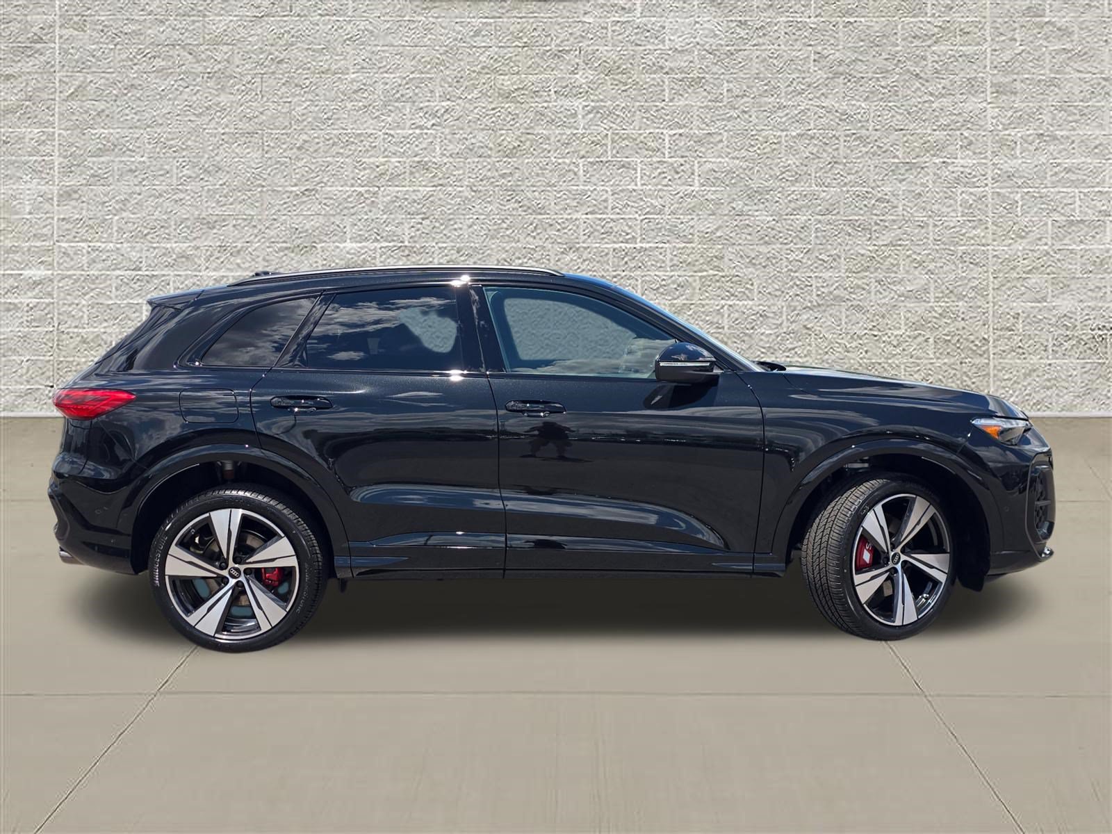 New 2026 Audi SQ5 Premium Plus AWD/4WD image 8