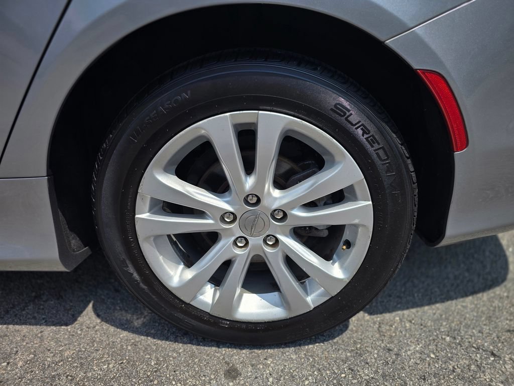 Used 2017 Chrysler 200 Limited Platinum FWD image 14