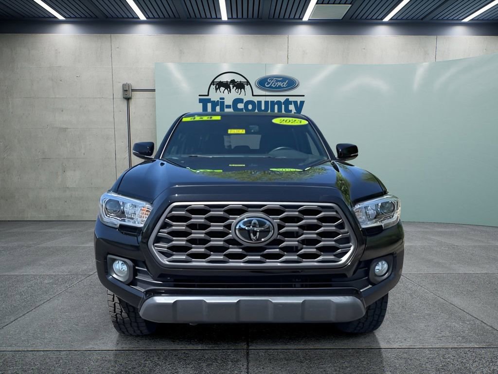 Used 2023 Toyota Tacoma TRD Off-Road image 2