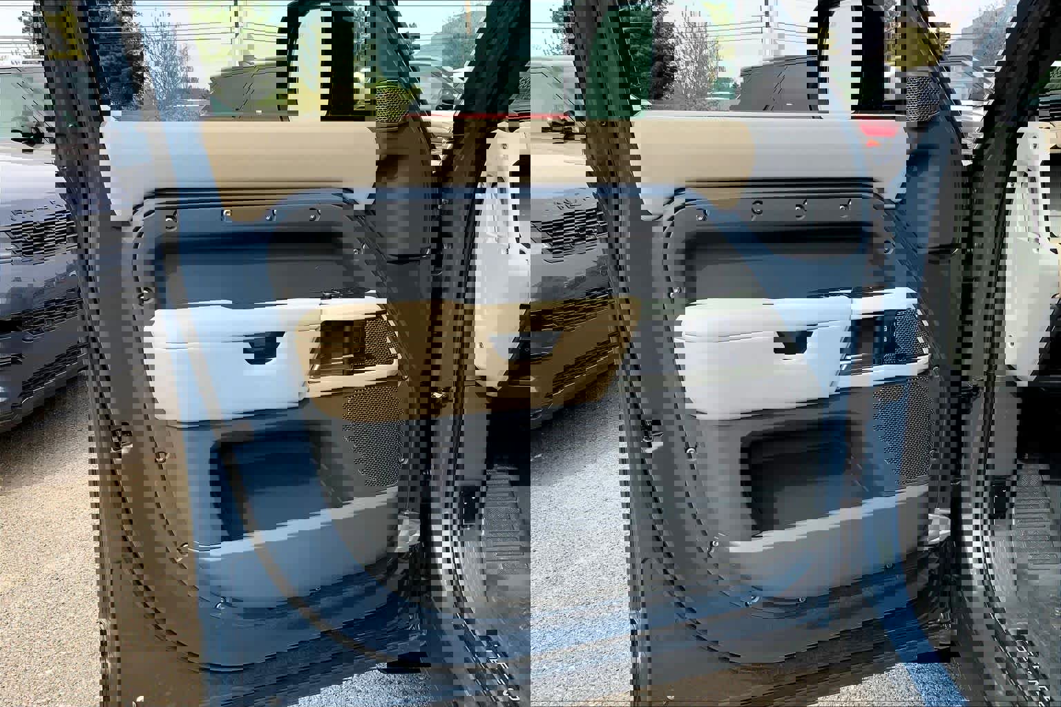 Used 2022 Land Rover Defender 110 X-Dynamic SE image 21