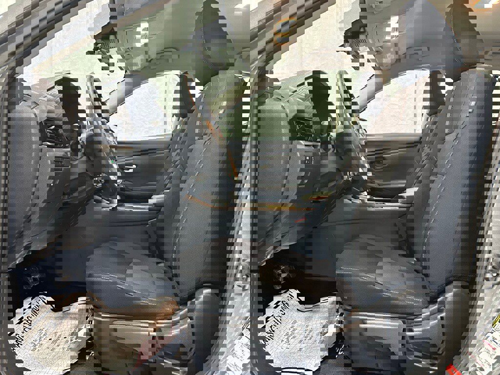 Used 2025 Nissan Sentra SV image 14