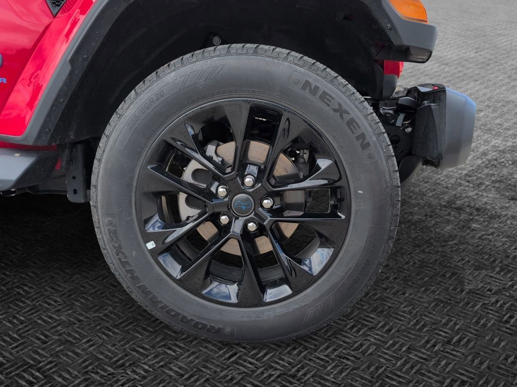 Used 2025 Jeep Wrangler Unlimited Sahara image 11