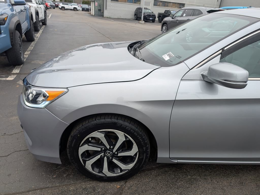 Used 2016 Honda Accord EX image 2