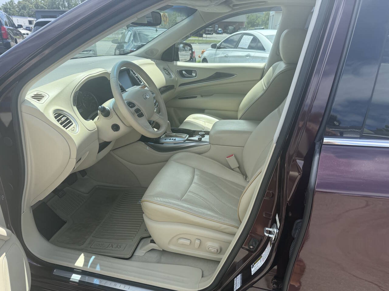 Used 2013 INFINITI JX35 AWD w/ Premium Pkg image 11