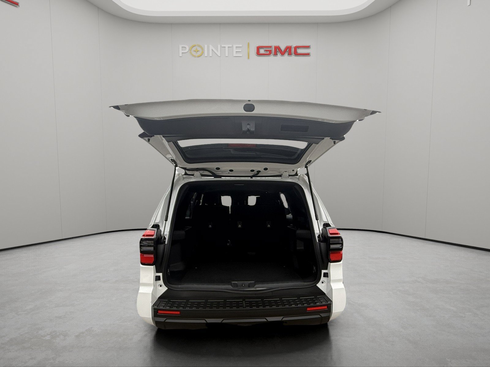 Used 2025 Toyota 4Runner SR5 AWD/4WD image 30