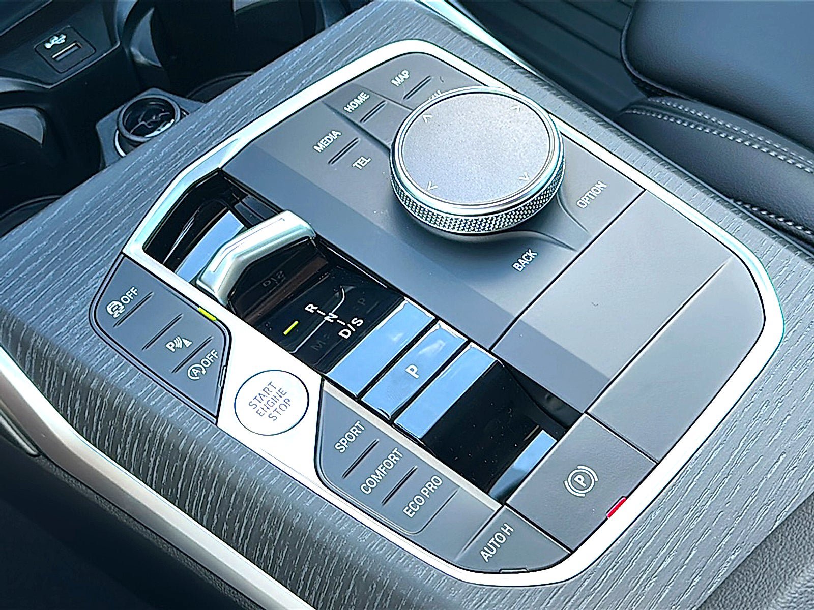 New 2026 BMW 330i Sedan w/ Premium Package RWD image 26