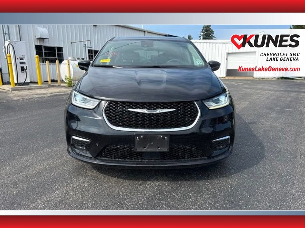 Used 2024 Chrysler Pacifica Touring-L FWD image 11