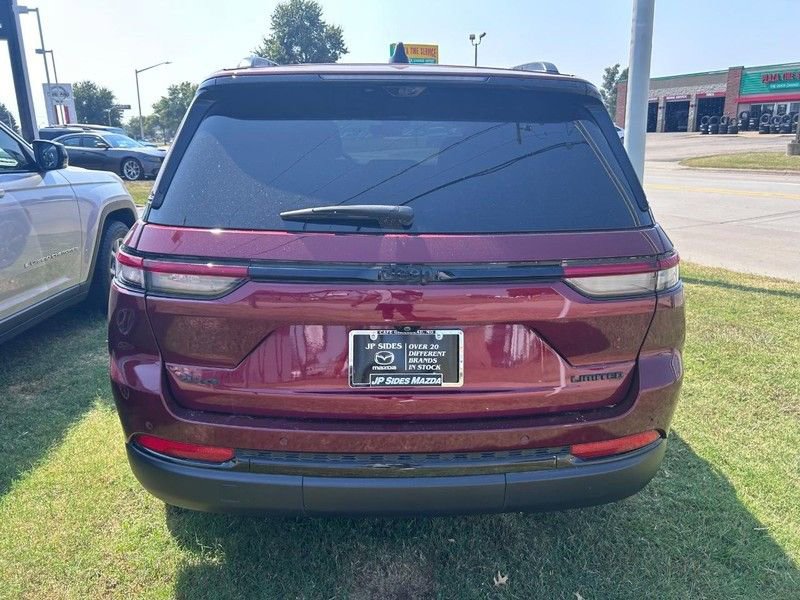 Used 2023 Jeep Grand Cherokee Limited w/ Luxury Tech Group II image 6