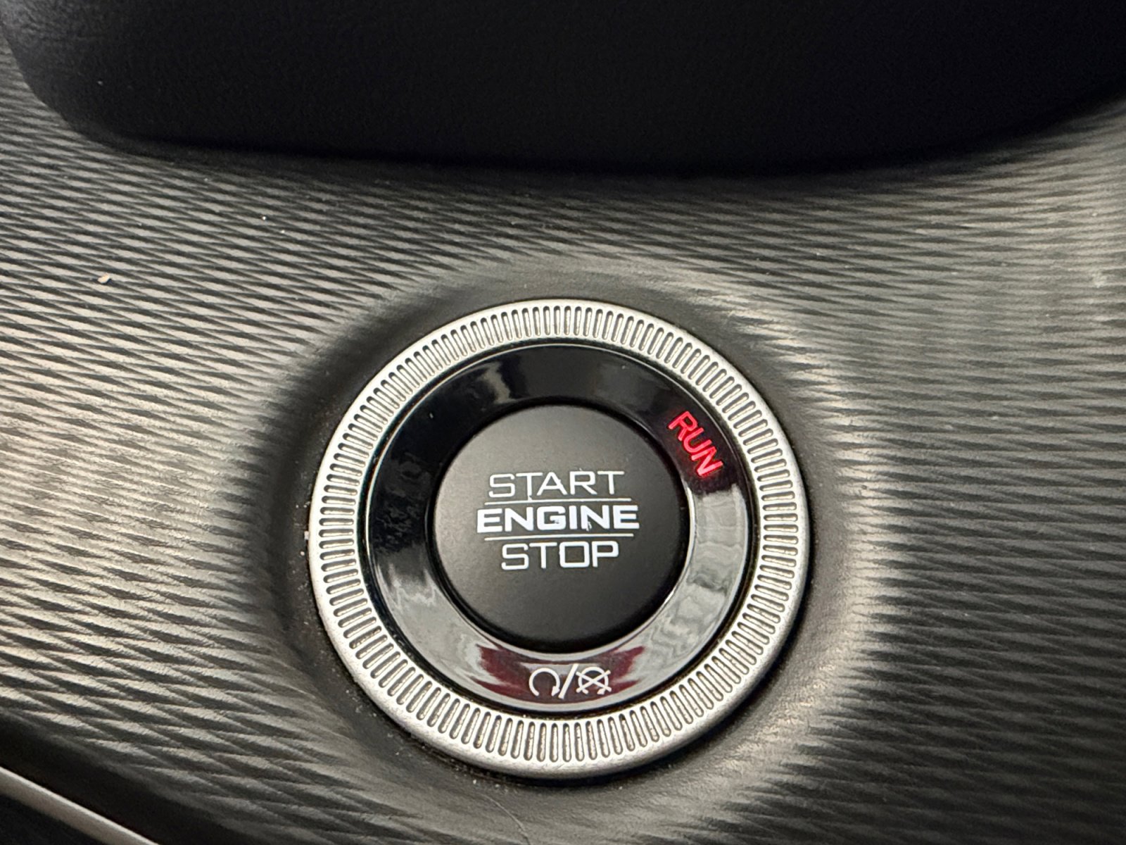 Used 2023 Jeep Grand Cherokee L Laredo image 38