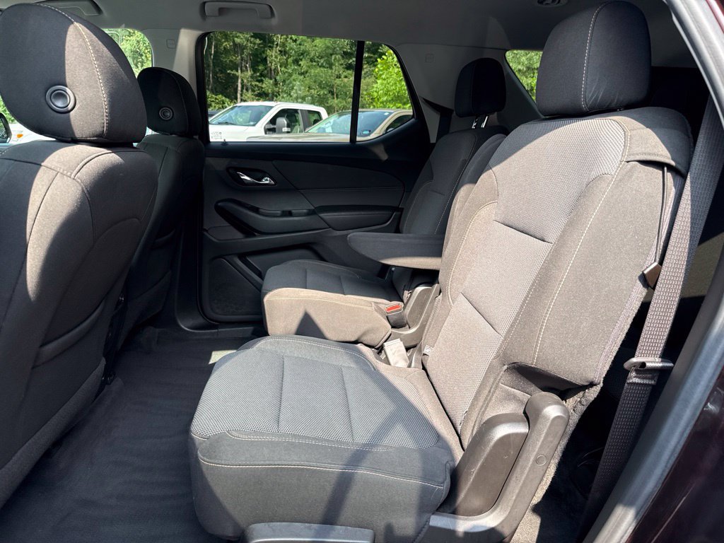 Used 2020 Chevrolet Traverse LT FWD image 26