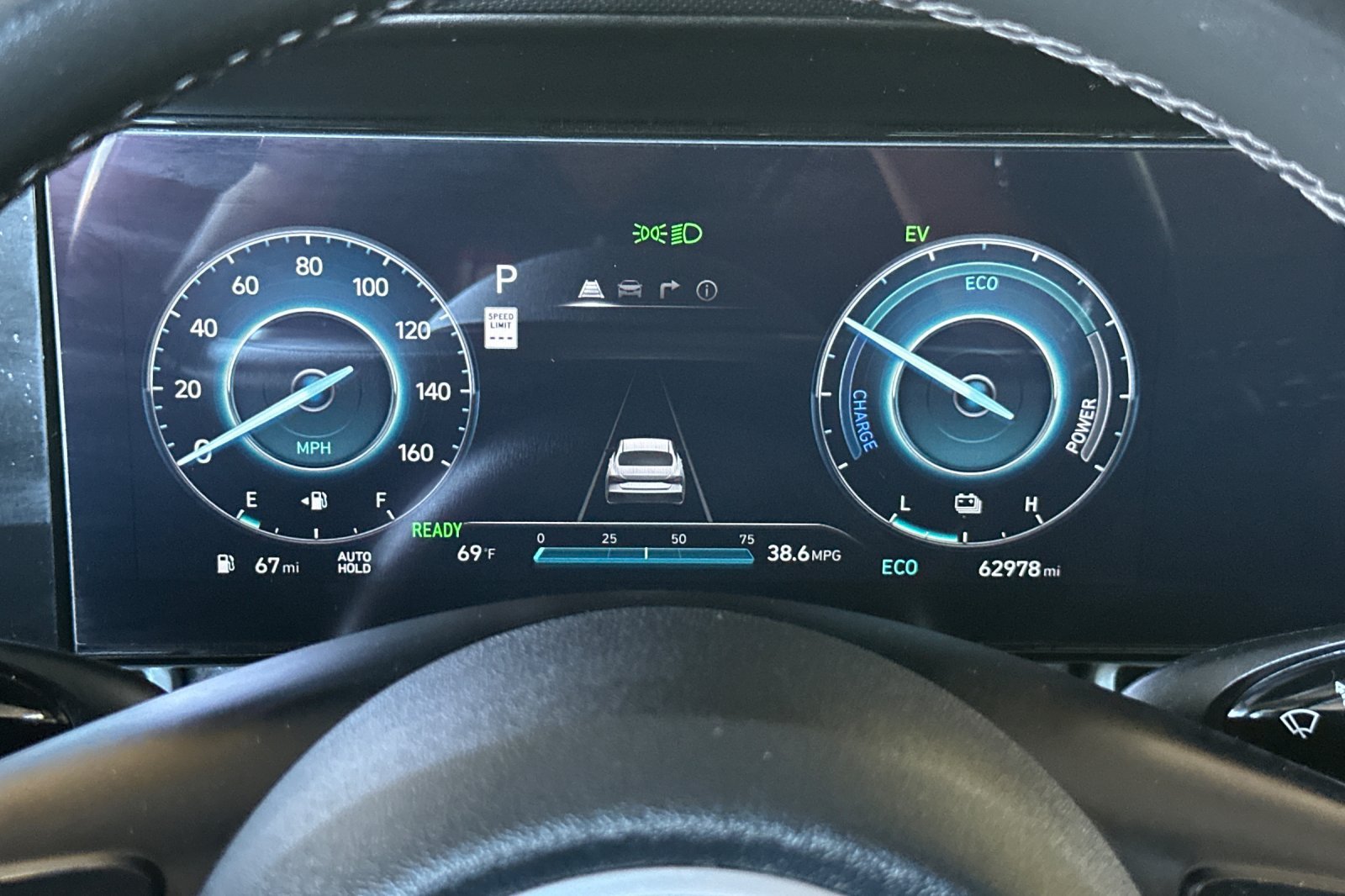 Used 2025 Hyundai Elantra Limited w/ Cargo Package FWD image 24