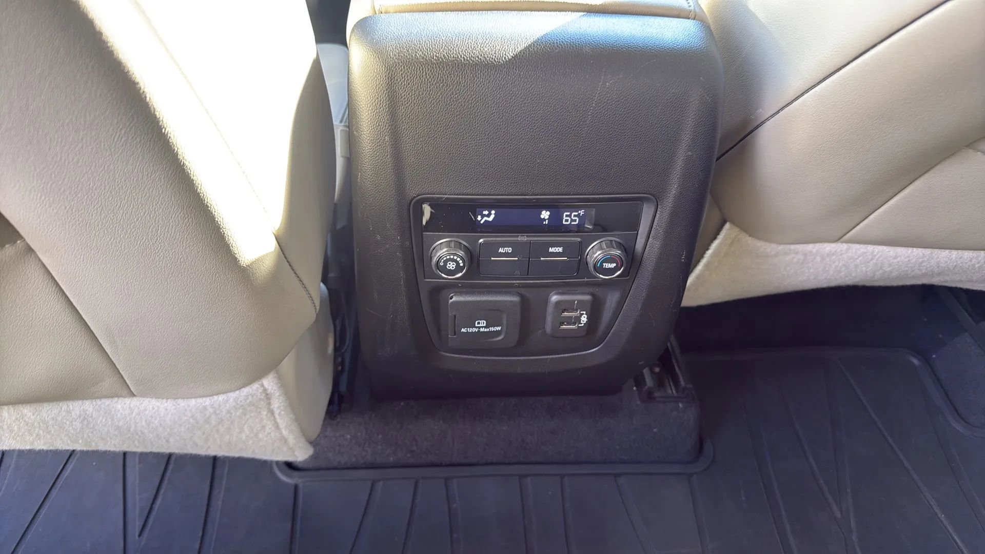 Used 2019 Buick Enclave Essence image 29