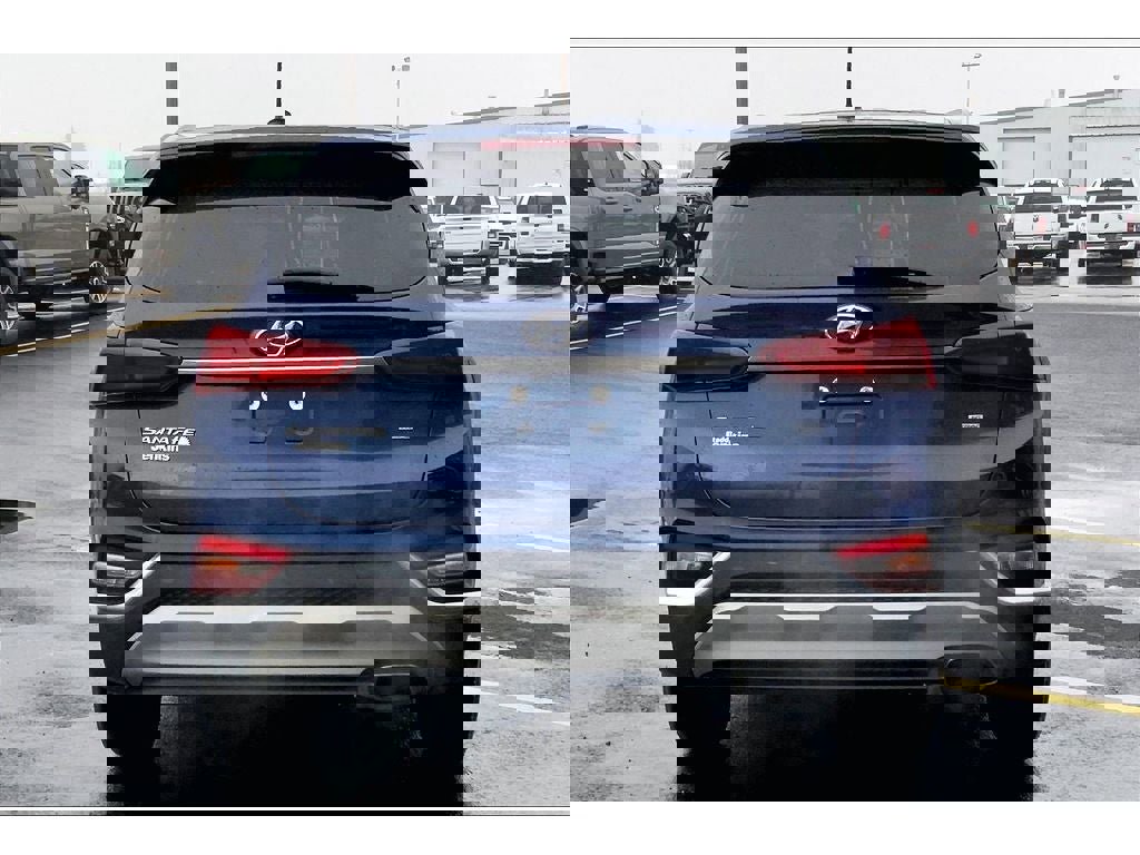 Used 2020 Hyundai Santa Fe SE image 4