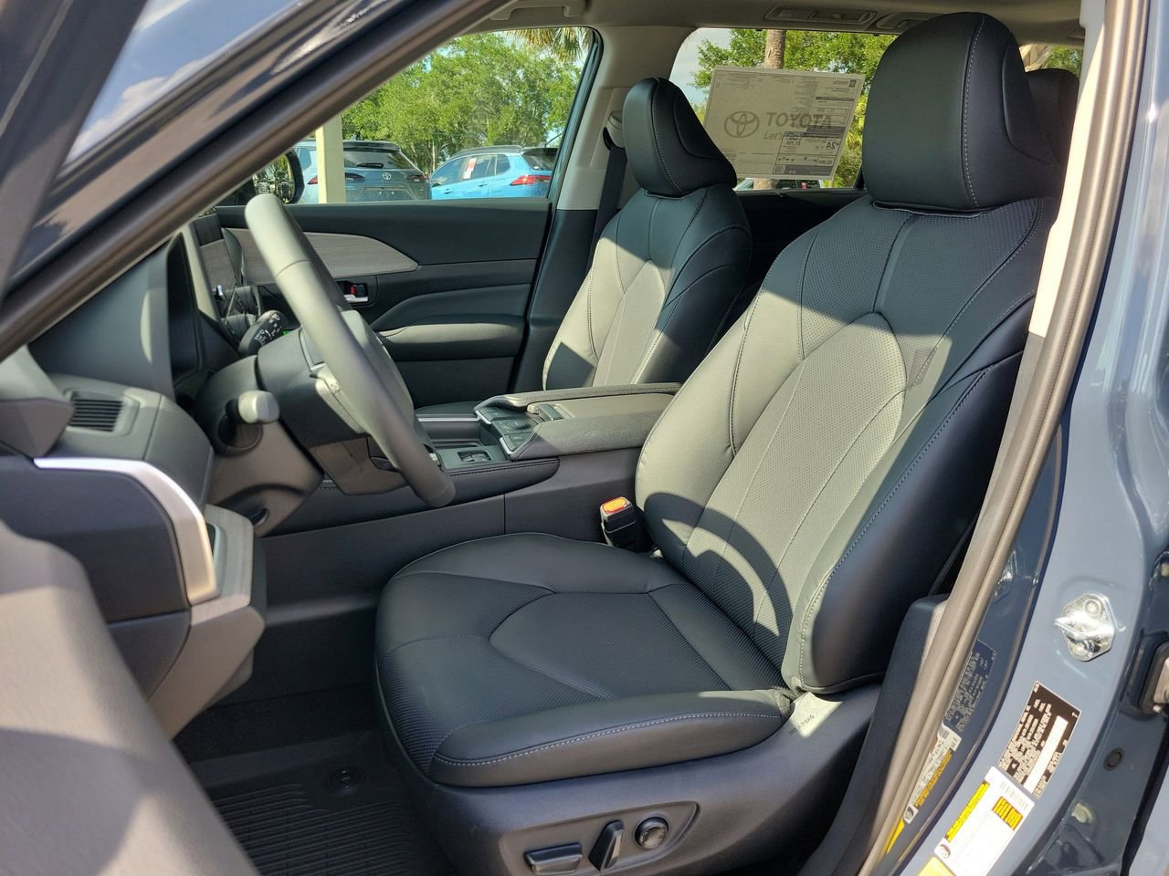 New 2026 Toyota Grand Highlander Limited FWD image 17