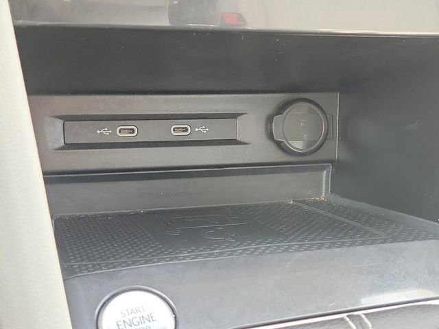 Used 2022 Volkswagen Tiguan SE image 31