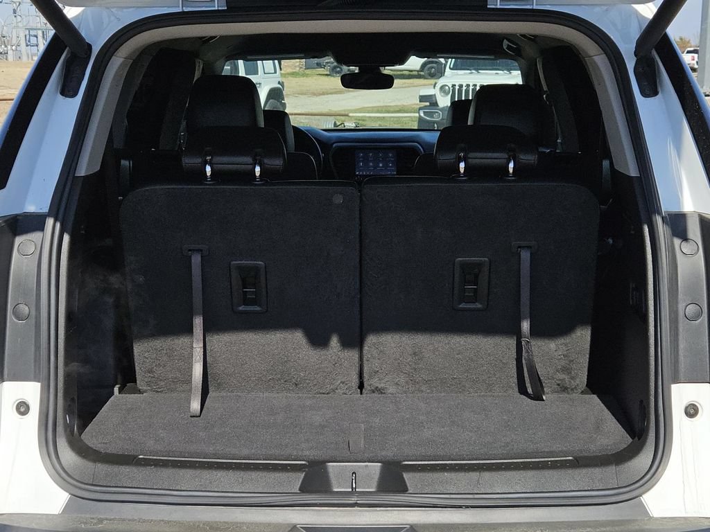 Used 2022 GMC Acadia AT4 w/ Technology Package AWD/4WD image 9