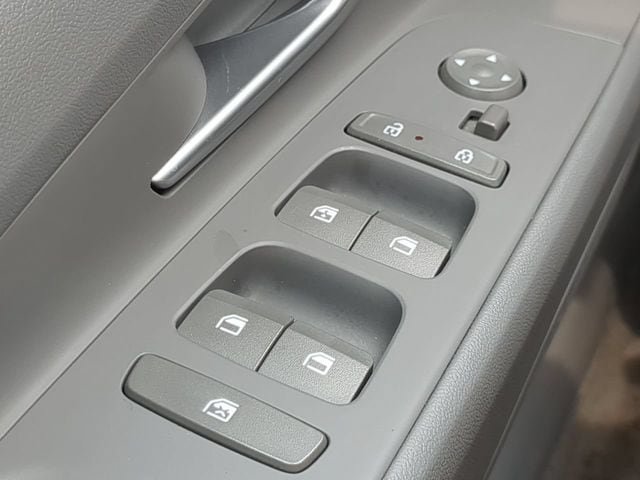 Used 2024 Hyundai Elantra SEL FWD image 21