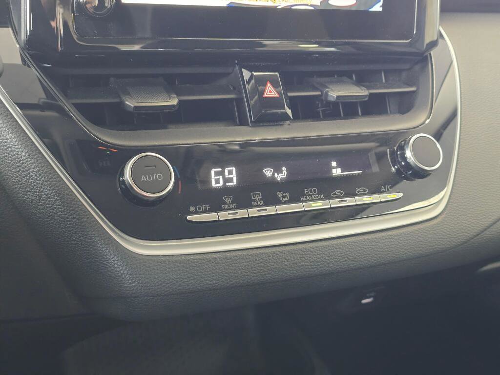 Used 2024 Toyota Corolla LE FWD image 31