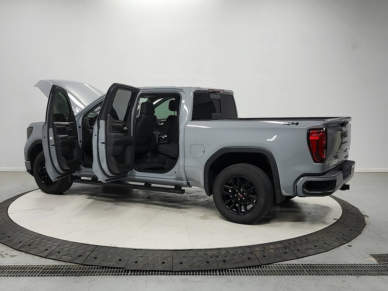 Used 2024 GMC Sierra 1500 Elevation w/ Preferred Package AWD/4WD image 13