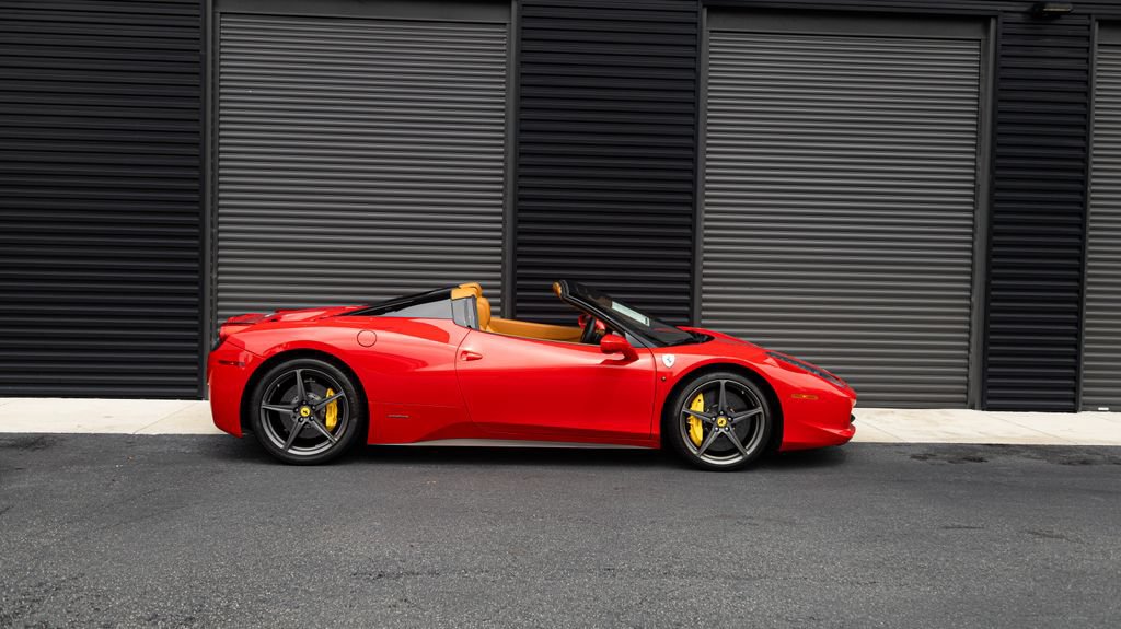 Used 2015 Ferrari 458 Spider RWD image 3