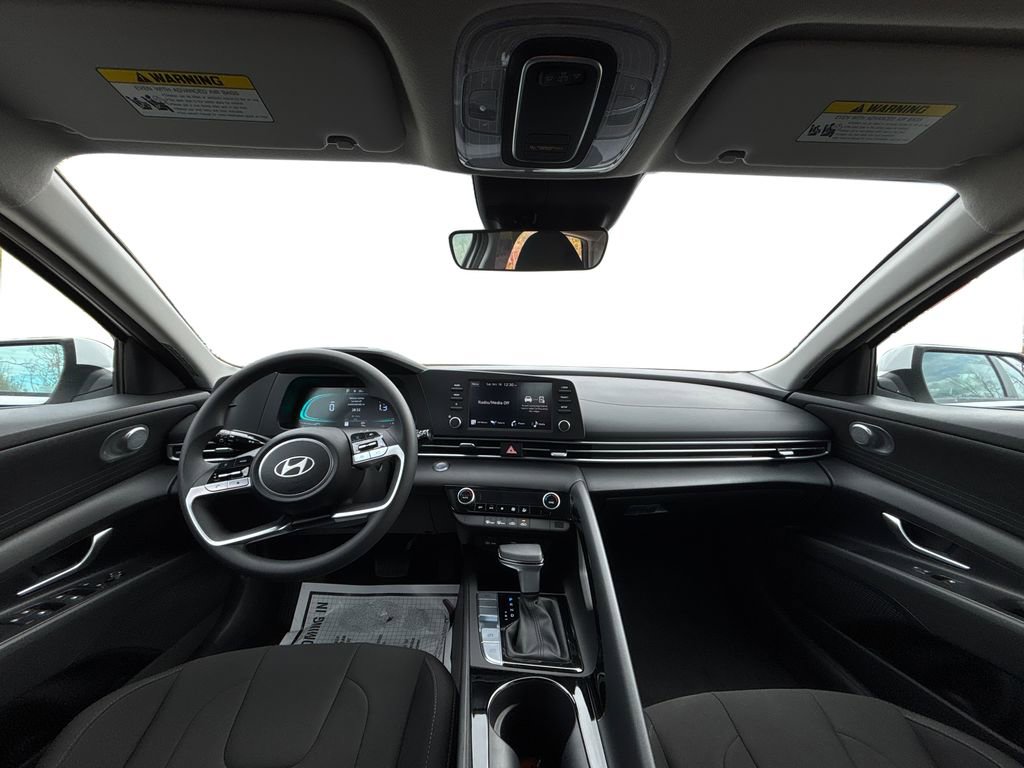 New 2025 Hyundai Elantra Blue image 9