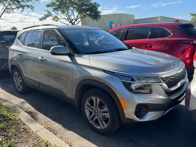 Certified 2021 Kia Seltos S image 9