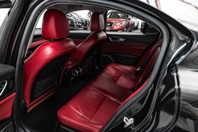 Used 2020 Alfa Romeo Giulia w/ Nero Edizione RWD image 32