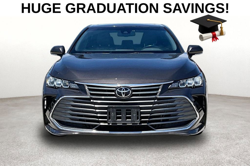 Used 2019 Toyota Avalon XLE w/ Moonroof Package FWD image 5