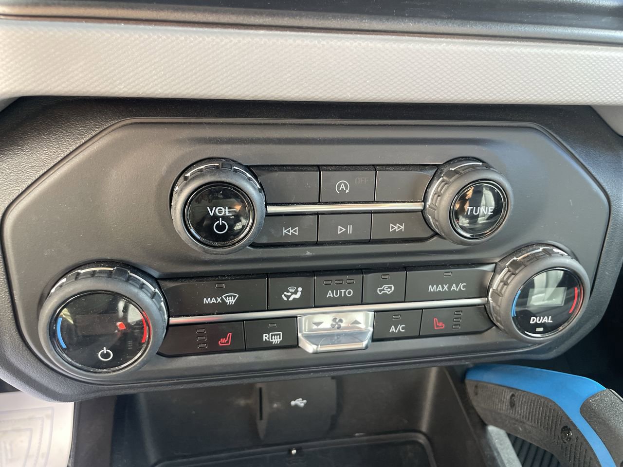 Used 2023 Ford Bronco Black Diamond AWD/4WD image 21