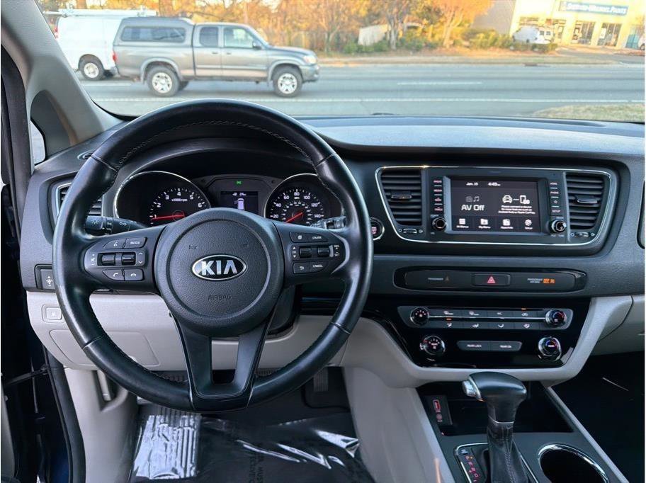 Used 2020 Kia Sedona EX image 14