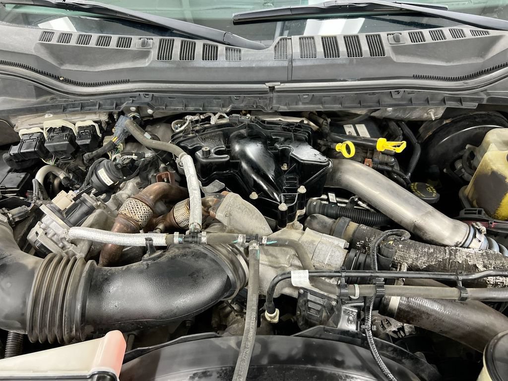 Used 2017 Ford F250 XLT AWD/4WD image 23
