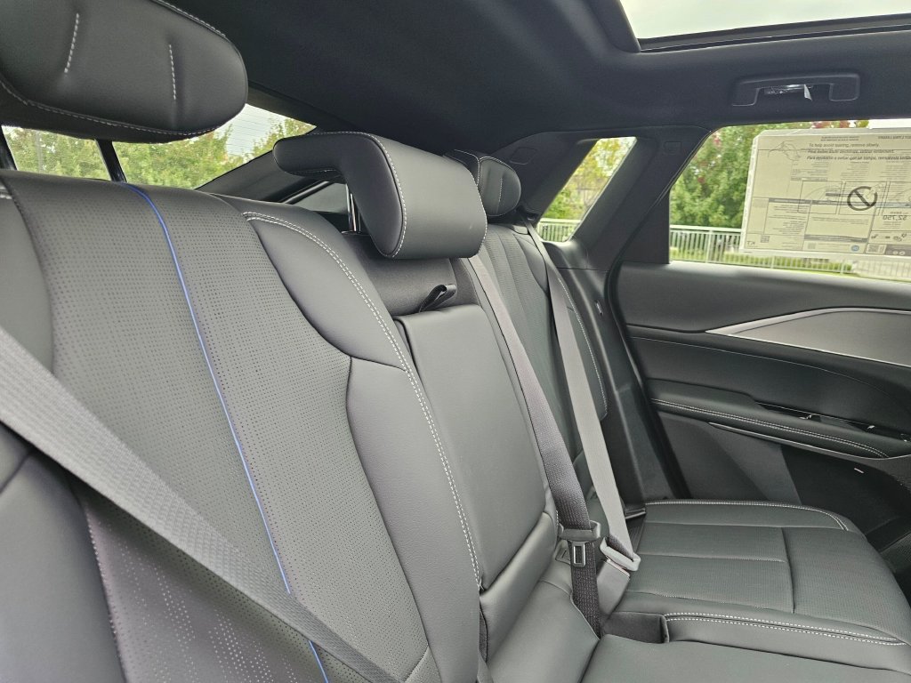 New 2027 Cadillac Lyriq Luxury AWD/4WD image 13