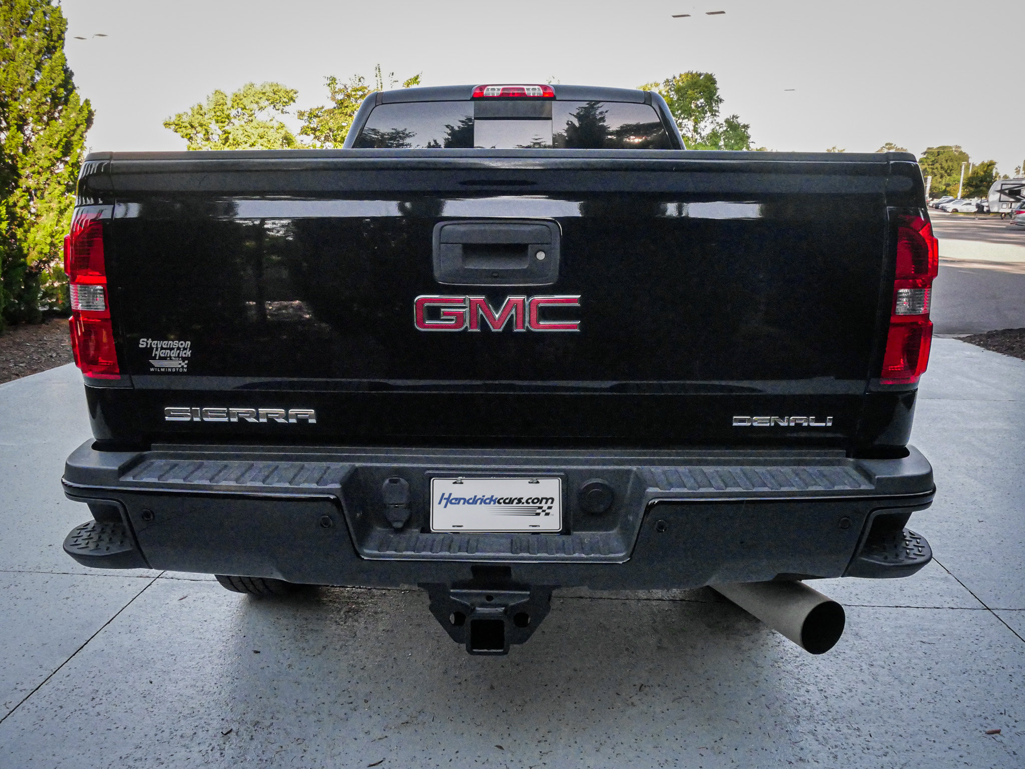 Used 2019 GMC Sierra 2500 Denali w/ Duramax Plus Package AWD/4WD image 9