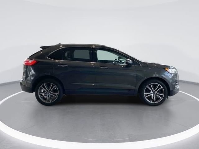 Used 2019 Ford Edge Titanium w/ Cold Weather Package image 2