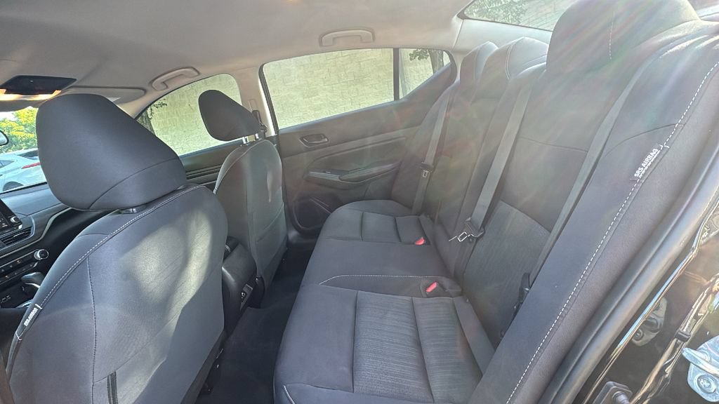 Used 2025 Nissan Altima 2.5 SV FWD image 25