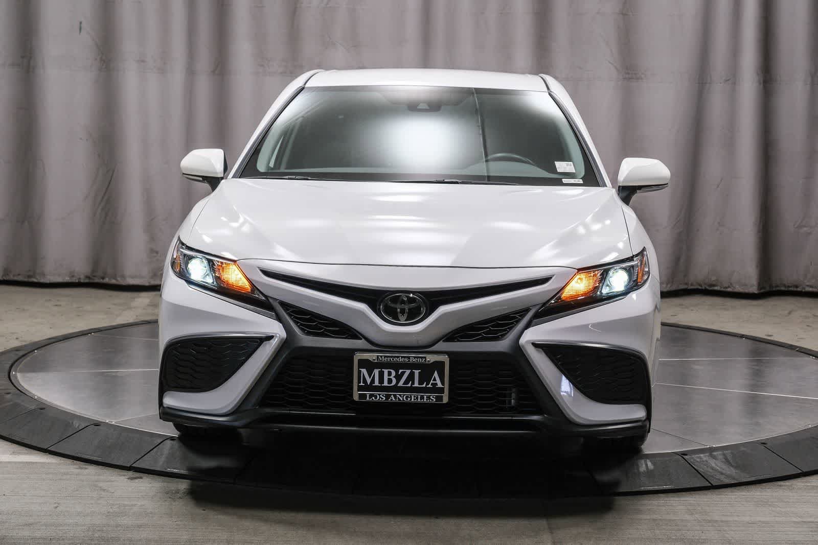 Used 2023 Toyota Camry SE FWD image 6