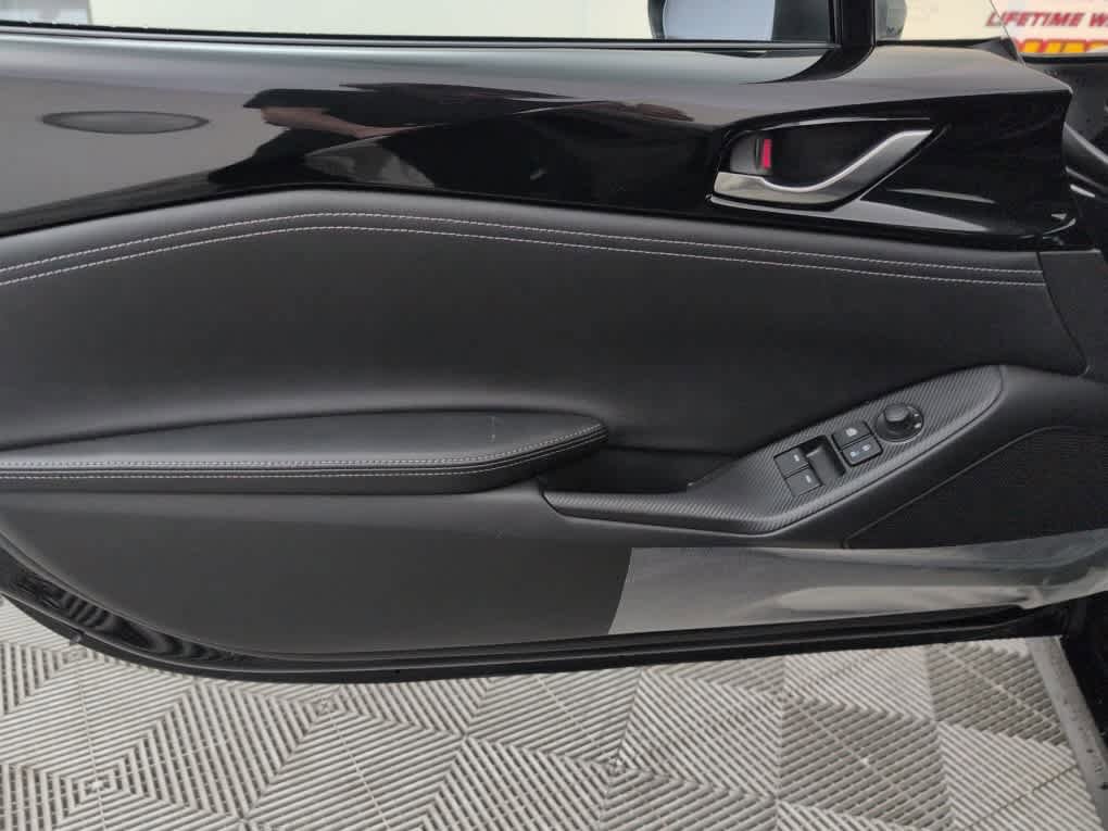 Used 2025 MAZDA MX-5 Miata RF Grand Touring image 11