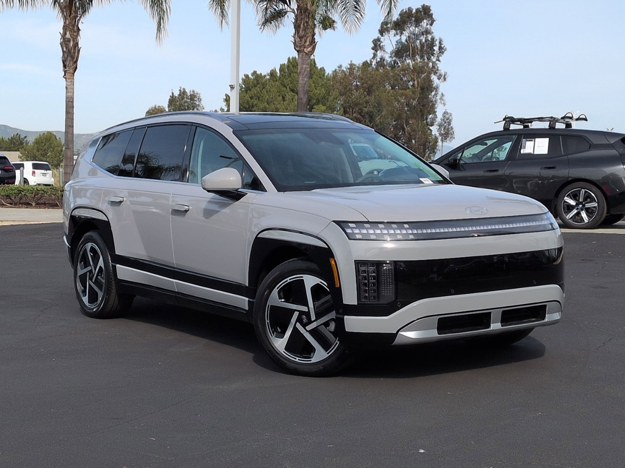 Used 2026 Hyundai Ioniq 9 Limited image 2