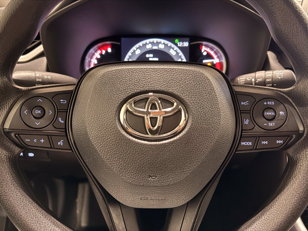 Used 2025 Toyota RAV4 XLE FWD image 20
