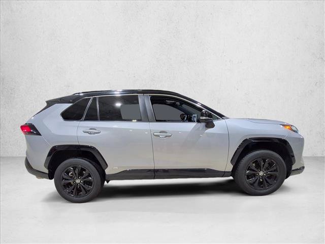 Used 2022 Toyota RAV4 XSE AWD/4WD image 4